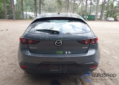 2021 Mazda Mazda3 Premium z USA, uszkodzony, nr VIN JM1BPAML9M1344053